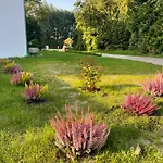 Апартаменты Geraeumige Mit Terrasse Halle (Westfalen)