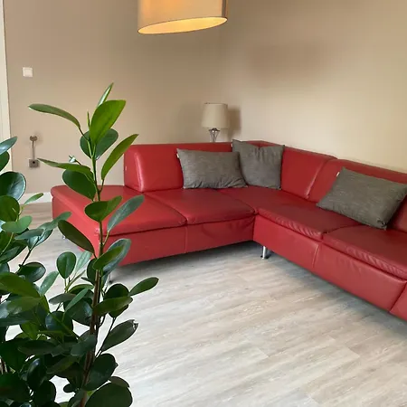 Geraeumige Mit Terrasse