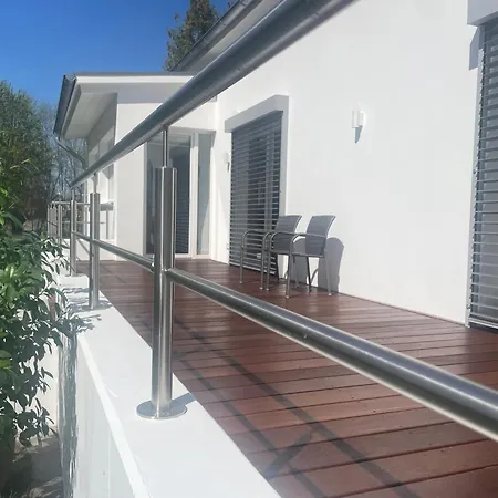 Geraeumige Mit Terrasse Daire *