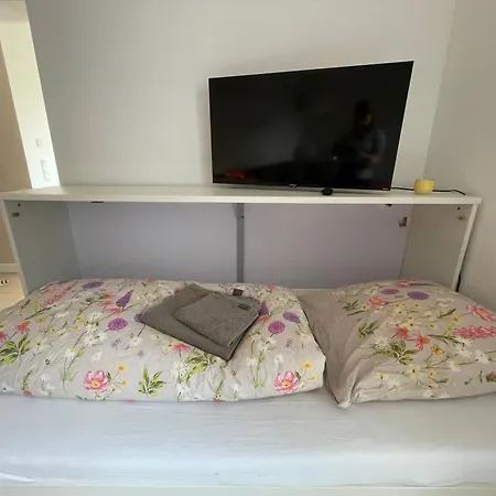 Geraeumige Mit Terrasse *