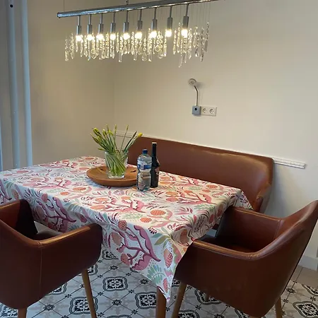 شقة Geraeumige Mit Terrasse