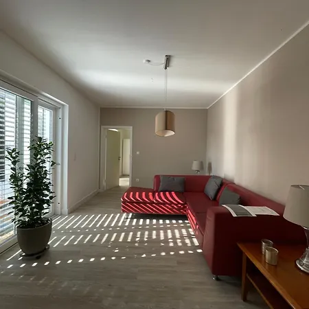 Geraeumige Mit Terrasse Appartement *