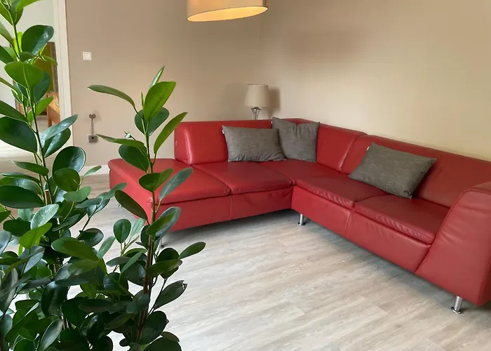 Geraeumige Mit Terrasse