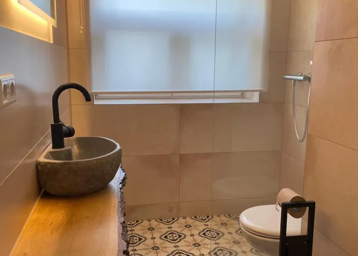 Geraeumige Mit Terrasse *