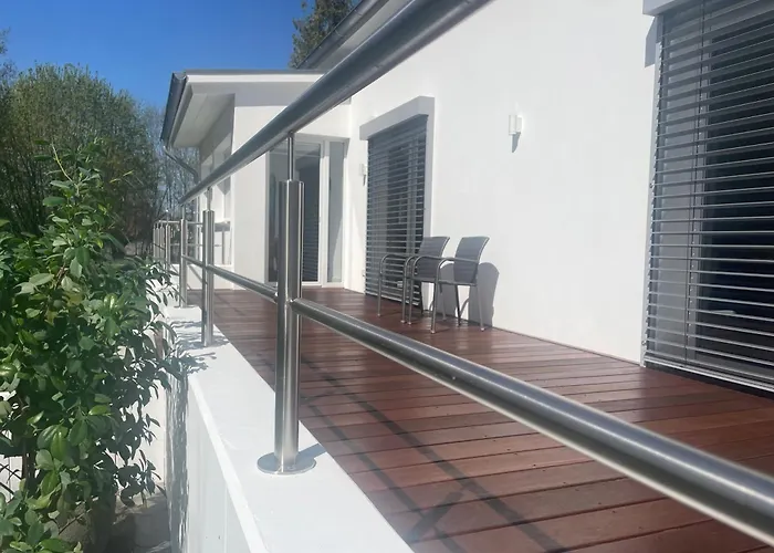 Geraeumige Mit Terrasse Daire *