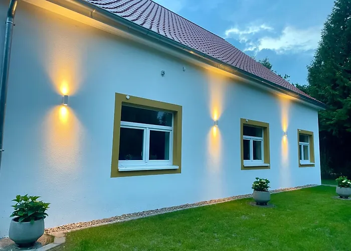 Geraeumige Mit Terrasse