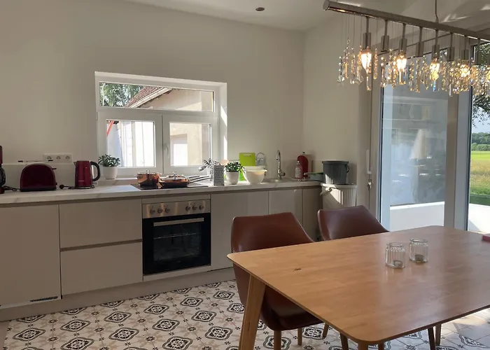 Geraeumige Mit Terrasse شقة *