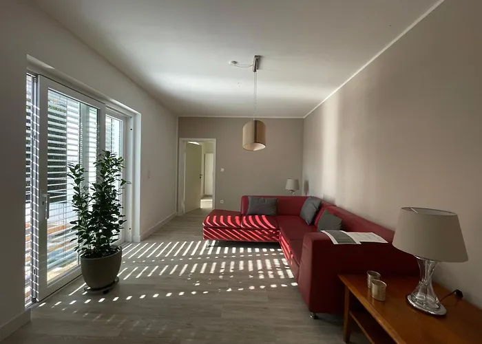Geraeumige Mit Terrasse Appartement *
